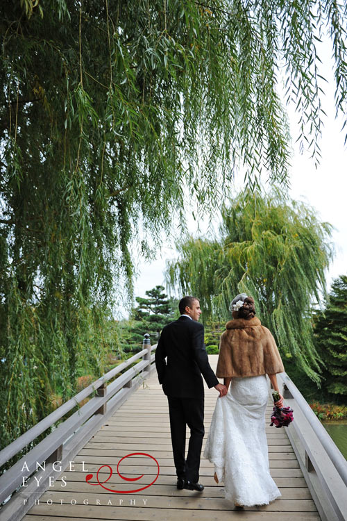Chicago Botanic Gardens, Wedding Planning north shore Chicago Glencoe Jimmy Choo bridal shoes, Monique Lhuillier Amaranth lace wedding dress, wilmette wedding photographer (20)
