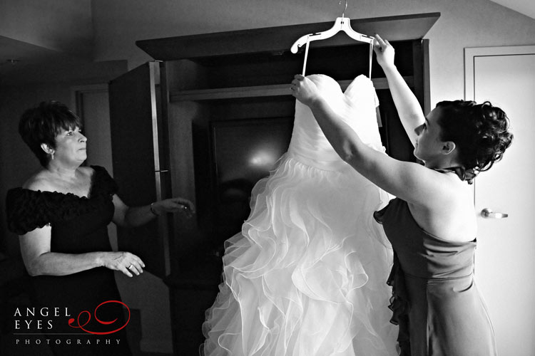 Eaglewood Resort & Spa Itasca Illinois wedding planning fall wedding clouds sky rose bouquet chicago wedding photos fun photographer (6)