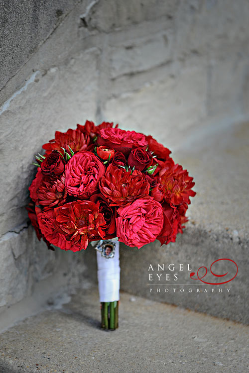 Red-brides-bouquet-flowers,