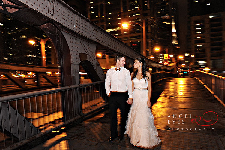 River taxi wedding photos, Fulton’s on the River Chicago wedding reception, Angel Eyes Photography  (6)
