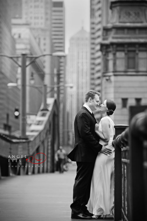 The Signature room at the 95th,  John Hancock Tower,  Chicago downtown skyline wedding photos  (16)