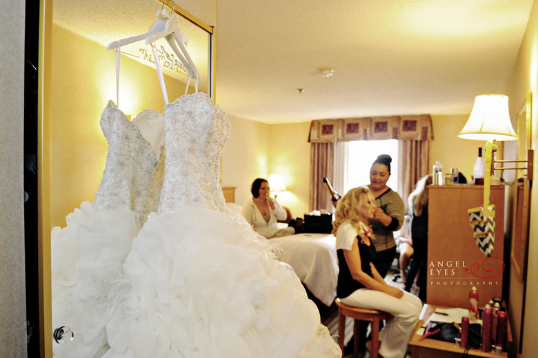 Naperville Riverwalk wedding photos, Yellow wedding flowers (13)