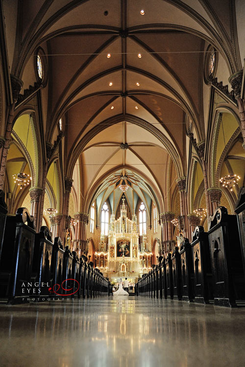 Holy Family Catholic Church Chicago wedding photos (3)