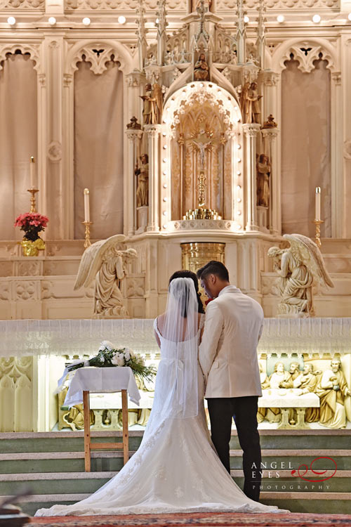 Holy Family Catholic Church Chicago wedding photos (7)