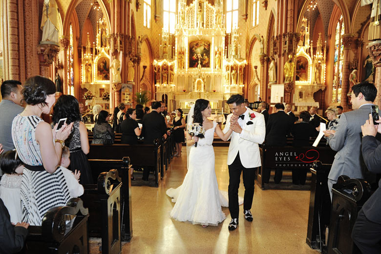 Holy Family Catholic Church Chicago wedding photos (8)