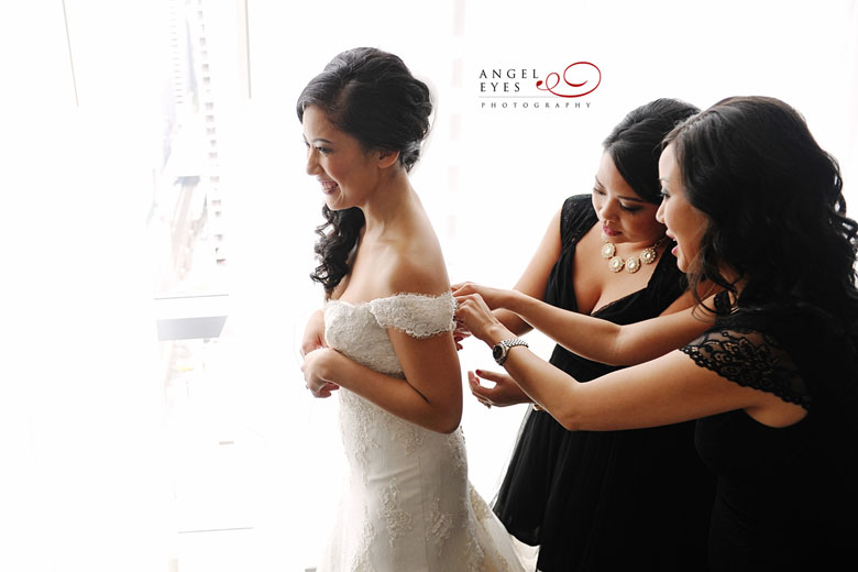 The Wit hotel Chicago Loop downtown, wedding photos bridesmaids getting ready (3)