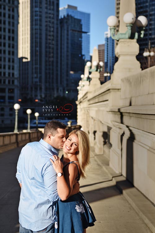 Downtown Chicago engagement photos, Fun Chicago photographer (10)