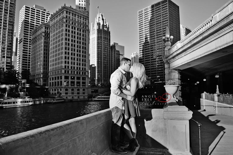 Downtown Chicago engagement photos, Fun Chicago photographer (2)