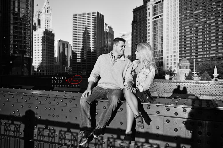 Downtown Chicago engagement photos, Fun Chicago photographer (5)