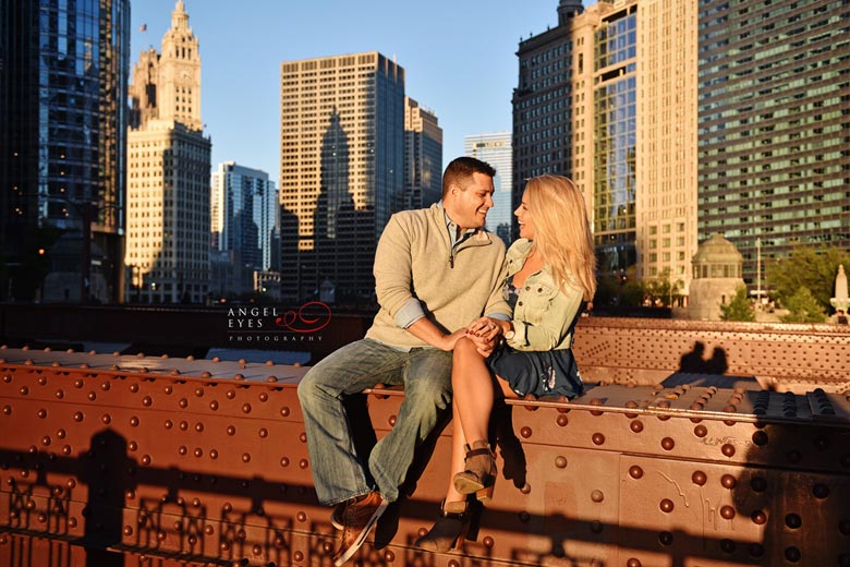Downtown Chicago engagement photos, Fun Chicago photographer (6)