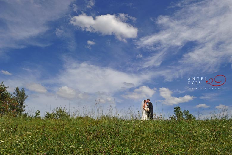 Summer wedding, blue sky, suburban wedding photographer (2)