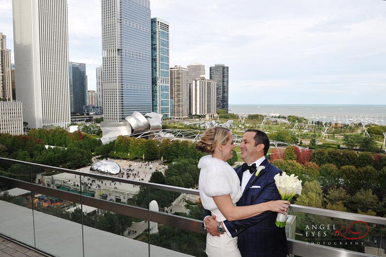 Cindy's Rooftop restaurant wedding photos, ceremony and reception with the best views in Chicago (30)