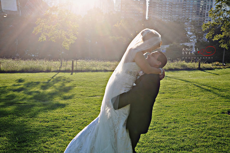 Millennium Park wedding photos,Loop area of Chicago in Illinois, Bride and Groom (10)