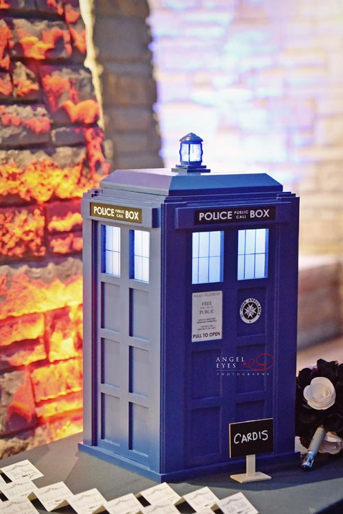 Doctor Who Themed Wedding, unique ideas for a fun wedding (1)