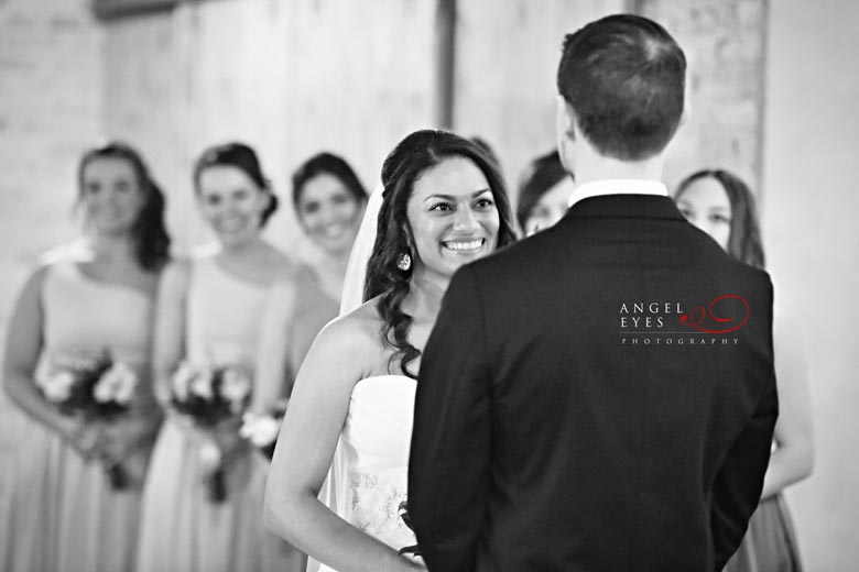 Unique wedding venue, The Starline Factory, fun wedding photos, winter wedding, Chicago wedding photographer (17)