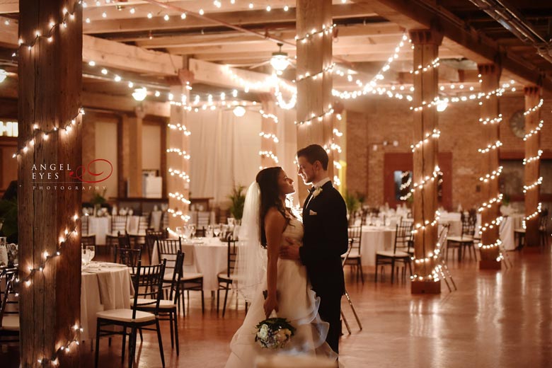 Unique wedding venue, The Starline Factory, fun wedding photos, winter wedding, Chicago wedding photographer (23)