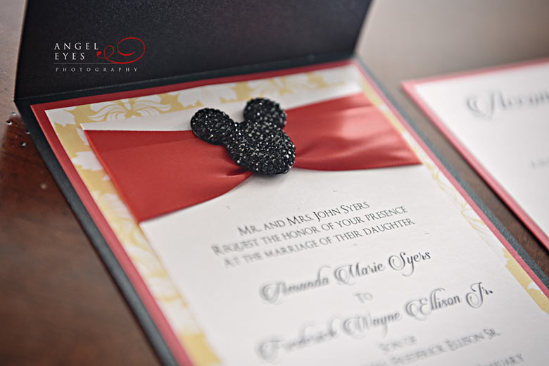 Disney wedding details, Mickey and Minnie wedding themed photos (6)