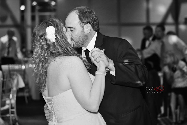 Fist-dance-photos,-MDM-entertainment-Chicago-DJ