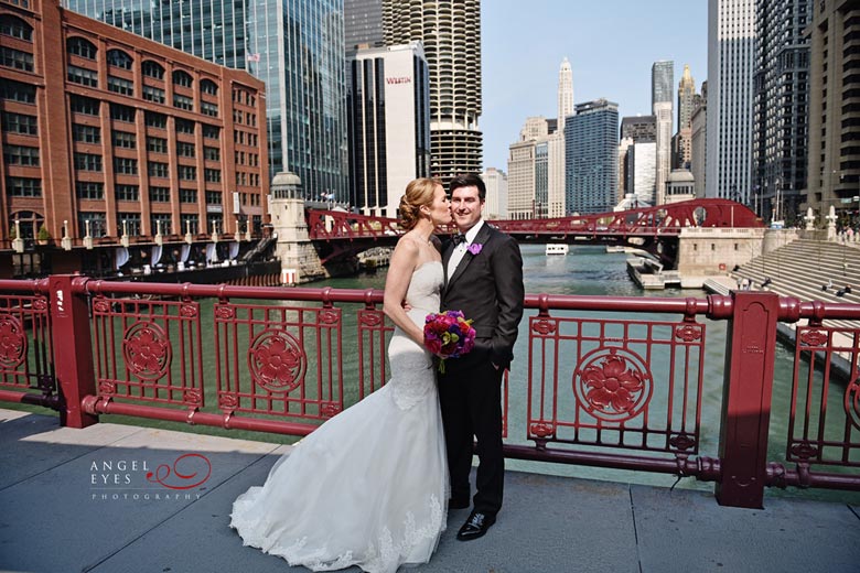 Fun Chicago wedding photos, Ines di Santo wedding dress, Lasalle steet bridge photos (2)