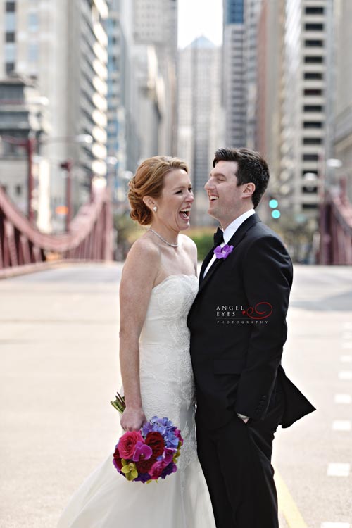 Fun Chicago wedding photos, Ines di Santo wedding dress, Lasalle steet bridge photos (4)