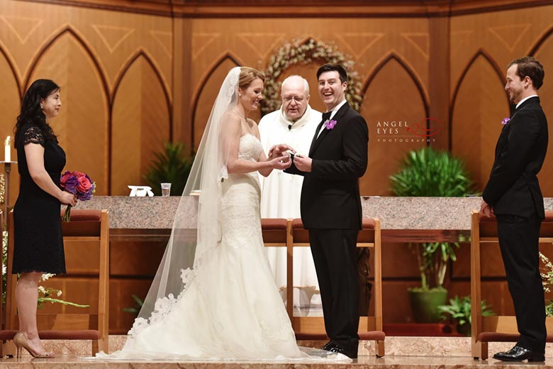 Holy Name Cathedral Chicago wedding photos, wedding photographer in Chicago (7)