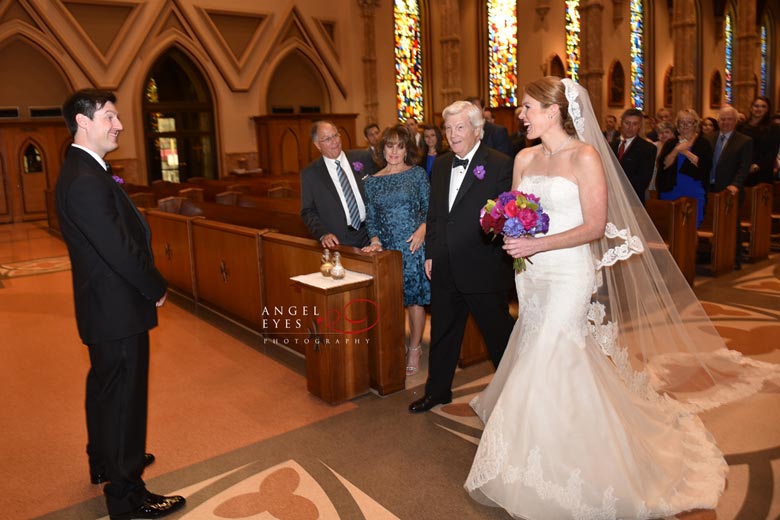 Holy-Name-Cathedral-wedding-photos-in-Chicago