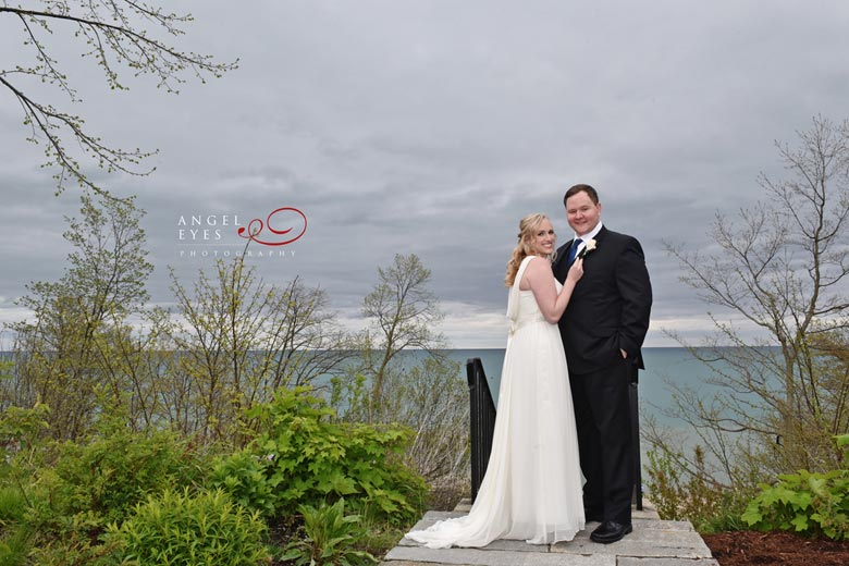 Lake Forest wedding planning, Lake Michigan romantic wedding photo, best Chicago photographer (21)