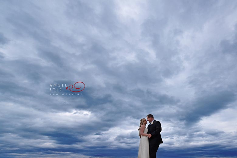 Lake Forest wedding planning, Lake Michigan romantic wedding photo, best Chicago photographer (24)