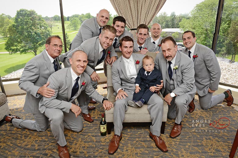 groomsmen-photos-in-grey-suits-for-the-wedding