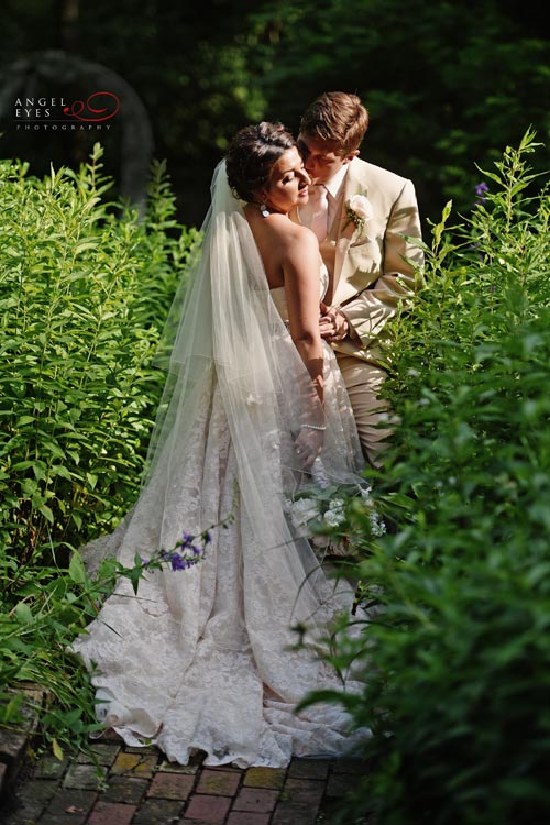 oscar-swan-wedding-in-geneva-illinois-summer-outdoor-wedding-reception-unique-oudoor-venue-1