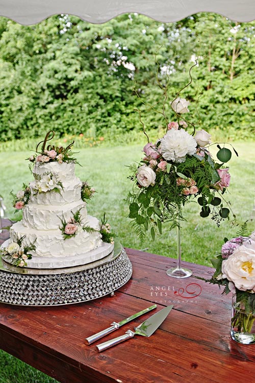 oscar-swan-wedding-in-geneva-illinois-summer-outdoor-wedding-reception-unique-oudoor-venue-34