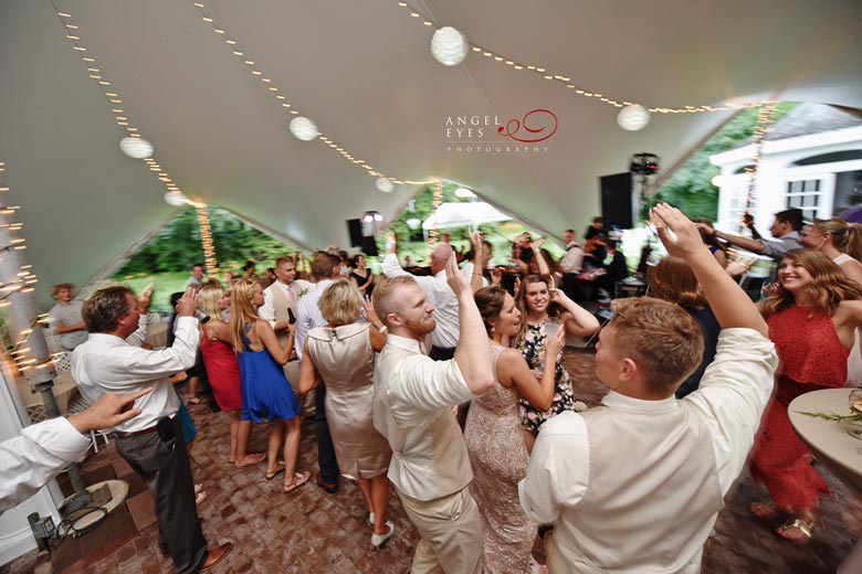 oscar-swan-wedding-in-geneva-illinois-summer-outdoor-wedding-reception-unique-oudoor-venue-b