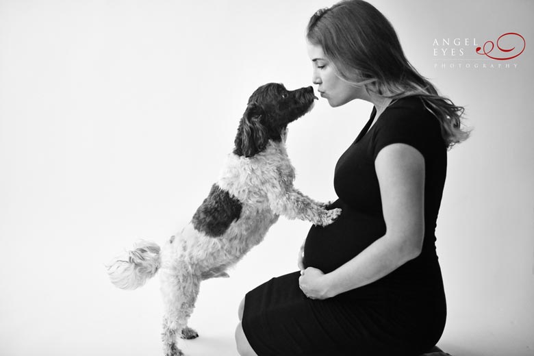 chicago-maternity-photos-studio-photographer-pregnancy-photos-with-family-pet-6