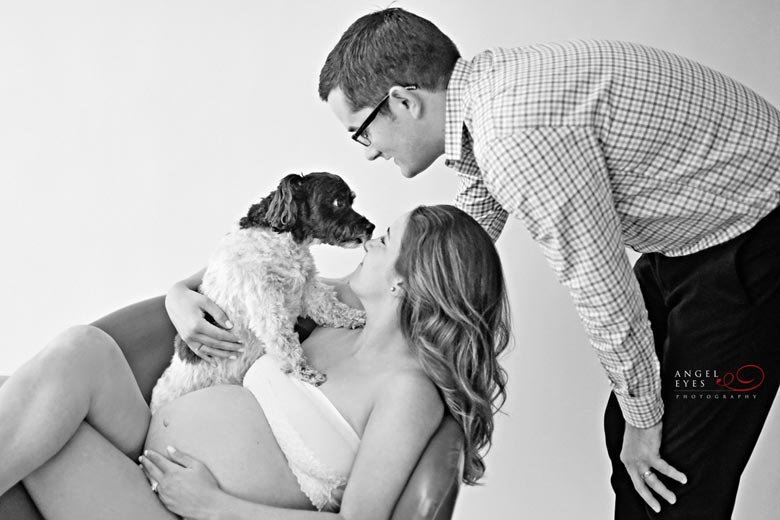 chicago-maternity-photos-studio-photographer-pregnancy-photos-with-family-pet-8