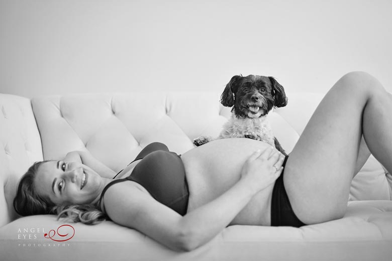 chicago-maternity-photos-studio-photographer-pregnancy-photos-with-family-pet-9